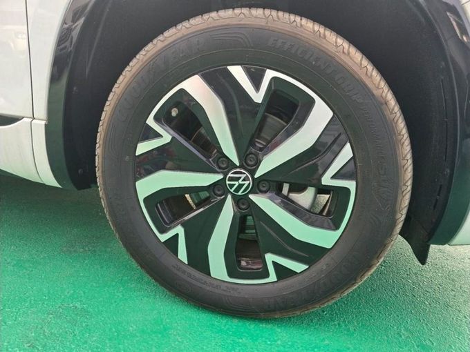 New Volkswagen ID.4, 2024 in Dubai by Mohamed Hakim Motors, White color. Chinese Specs | AUTO.AE