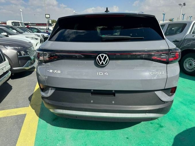 New Volkswagen ID.4, 2023 in Dubai by Mohamed Hakim Motors, Grey color. Other | AUTO.AE