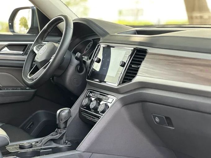 مستعملة Volkswagen Teramont I تجميل الوجه, 3.6 l, 2021 في في دبي من Alta Class Motors، اللون رمادي. مواصفات الخليج | AUTO.AE