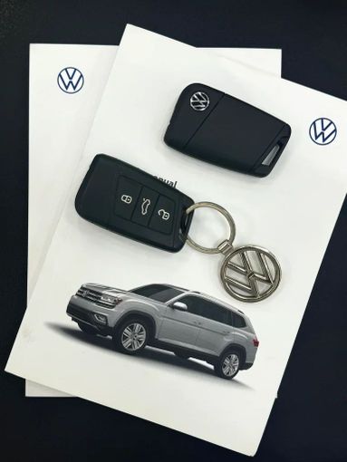 مستعملة Volkswagen Teramont I تجميل الوجه, 3.6 l, 2021 في في دبي من Alta Class Motors، اللون رمادي. مواصفات الخليج | AUTO.AE