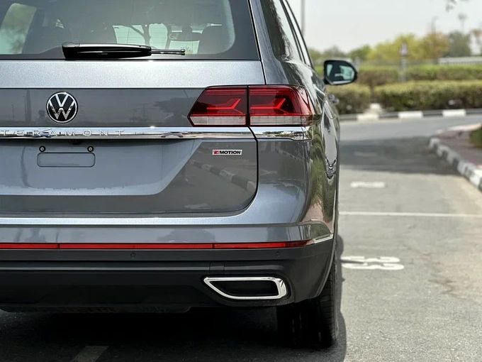 مستعملة Volkswagen Teramont I تجميل الوجه, 3.6 l, 2021 في في دبي من Alta Class Motors، اللون رمادي. مواصفات الخليج | AUTO.AE