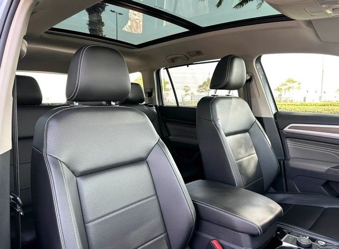 جديدة Volkswagen Teramont I تجميل الوجه, 3.6 l, 2021 في في دبي من Alta Class Motors، اللون رمادي. مواصفات الخليج | AUTO.AE