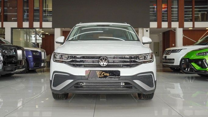 Новый Volkswagen Tiguan II (China Market), 1.5 л, 2024 в Дубае от 777 CARS Белый цвет. Китайская | AUTO.AE