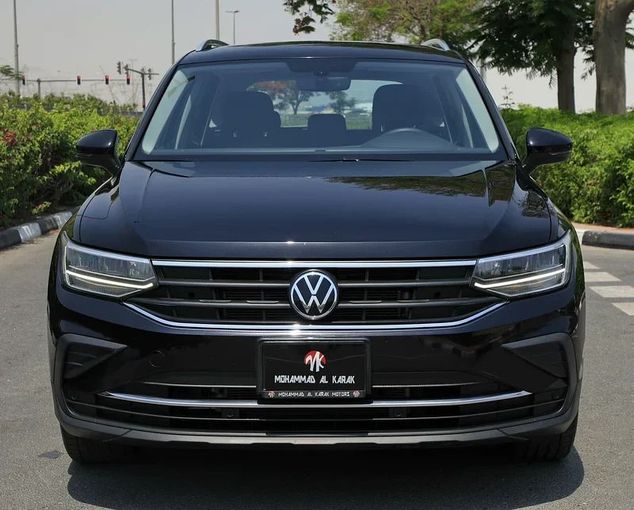 Подержанный Volkswagen Tiguan II Рестайлинг, 2.0 л, 2021 в Дубае от Mohammad Alkarak Motors Черный цвет. GCC | AUTO.AE