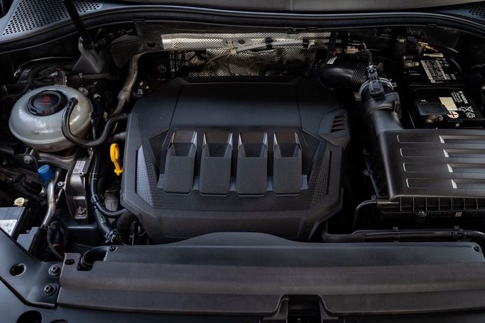 Подержанный Volkswagen Tiguan II Рестайлинг, 2.0 л, 2022 в Дубае от Linda Cars Серый цвет. GCC | AUTO.AE