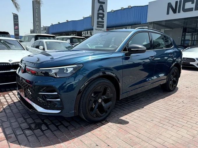 Used Volkswagen Tiguan II Facelift, 2.0 l, 2025 in Dubai by Nice Cars Motos, Black color. GCC Specs | AUTO.AE