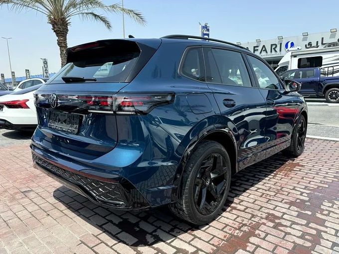Used Volkswagen Tiguan II Facelift, 2.0 l, 2025 in Dubai by Nice Cars Motos, Black color. GCC Specs | AUTO.AE