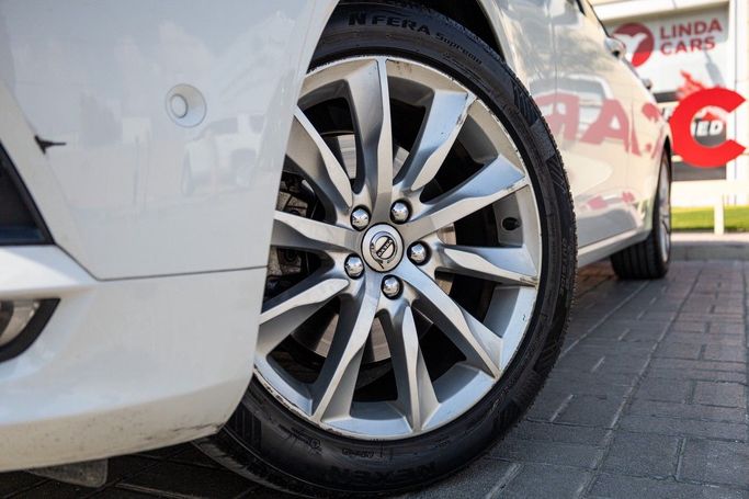 Подержанный Volvo S90 II, 2.0 л, 2017 в Дубае от Linda Cars Белый цвет. GCC | AUTO.AE