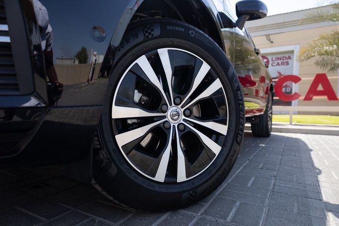 Подержанный Volvo XC60 II Рестайлинг, 2.0 л, 2023 в Дубае от Linda Cars Черный цвет. GCC | AUTO.AE