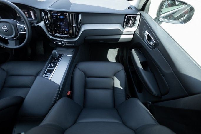 Подержанный Volvo XC60 II Рестайлинг, 2.0 л, 2023 в Дубае от Linda Cars Черный цвет. GCC | AUTO.AE