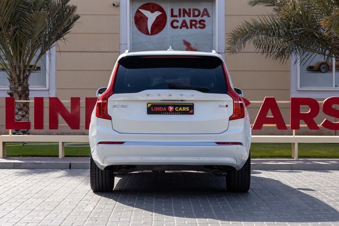 Подержанный Volvo XC90 II Рестайлинг, 2.0 л, 2023 в Дубае от Linda Cars Белый цвет. GCC | AUTO.AE
