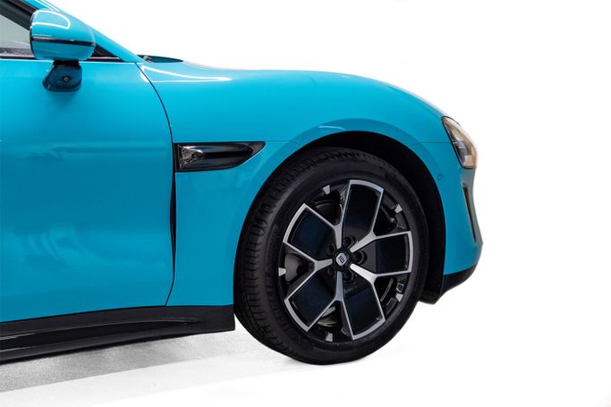 Новый Xiaomi SU7, 2024 в Дубае от PUPIL OF FATE MOTORS Голубой цвет. Other | AUTO.AE