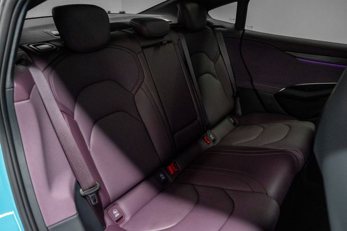 Новый Xiaomi SU7, 2024 в Дубае от PUPIL OF FATE MOTORS Голубой цвет. Other | AUTO.AE