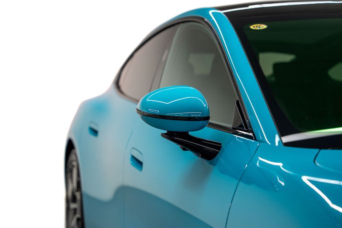 Новый Xiaomi SU7, 2024 в Дубае от PUPIL OF FATE MOTORS Голубой цвет. Other | AUTO.AE