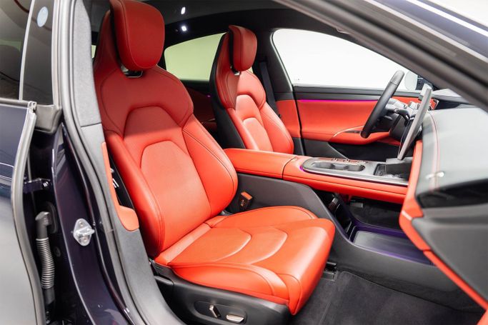 Новый Xiaomi SU7, 2024 в Дубае от PUPIL OF FATE MOTORS Черный цвет. Other | AUTO.AE