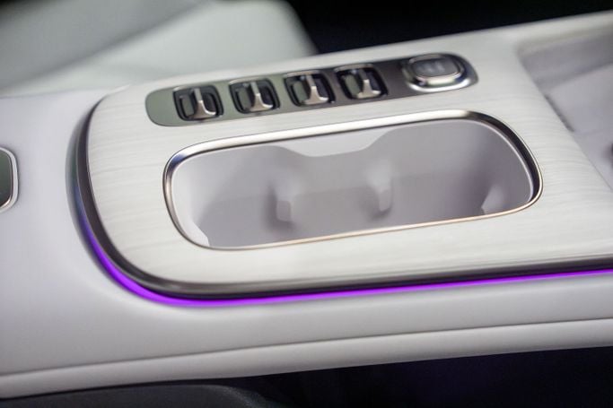 Новый Xiaomi SU7, 2024 в Дубае от PUPIL OF FATE MOTORS Голубой цвет. Other | AUTO.AE