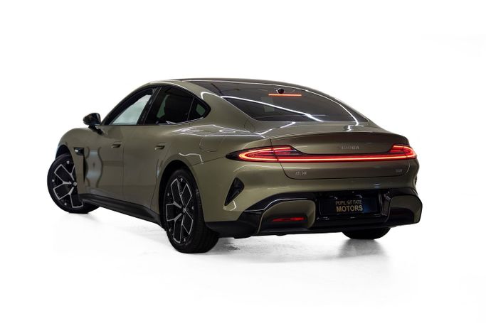 Новый Xiaomi SU7, 2024 в Дубае от PUPIL OF FATE MOTORS Зеленый цвет. Other | AUTO.AE
