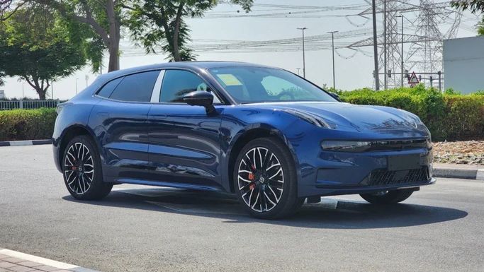 Новый Zeekr 001 I Рестайлинг, 2024 в Дубае от Alwan Global Cars Синий цвет. Other | AUTO.AE