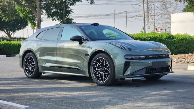Новый Zeekr 001 I Рестайлинг, 2024 в Дубае от Alwan Global Cars Зеленый цвет. Other | AUTO.AE