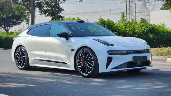 Новый Zeekr 001 I Рестайлинг, 2025 в Дубае от Alwan Global Cars Белый цвет. Other | AUTO.AE