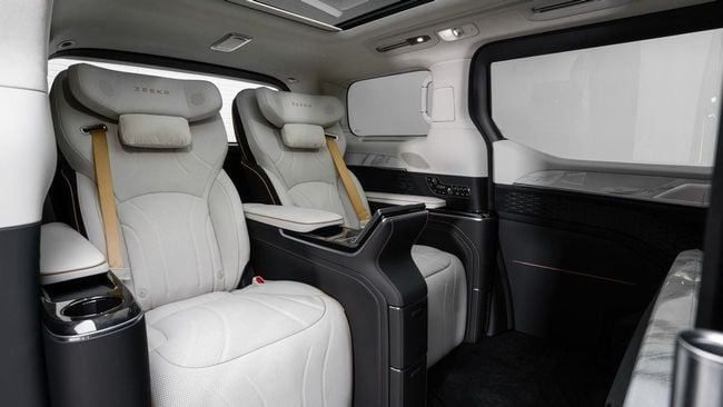 New Zeekr 009 I Facelift, 2025 in Dubai by Al Ain Class Motors, Black color. Chinese Specs | AUTO.AE