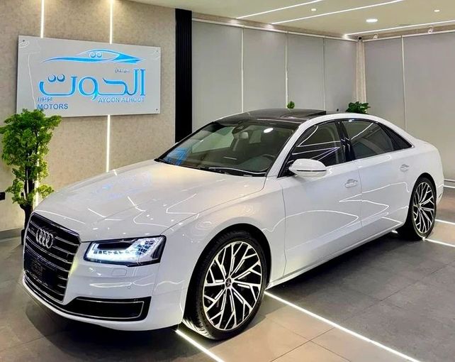 Подержанный Audi A8 Long III (D4) Рестайлинг, 4.0 л, 2017 в Шардже от Ayoon Alhoot Motors Белый цвет. GCC | AUTO.AE