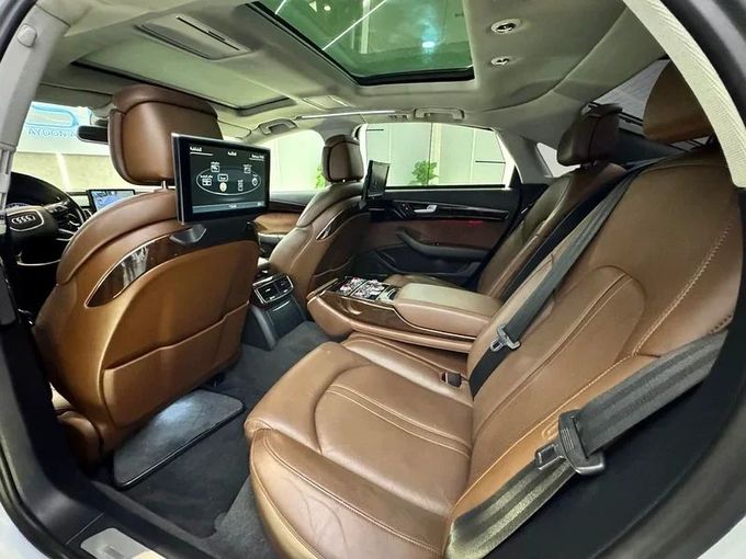 Used Audi A8 Long III (D4) Facelift, 4.0 l, 2017 in Sharjah by Ayoon Alhoot Motors, White color. GCC Specs | AUTO.AE