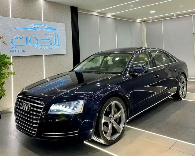 Подержанный Audi A8 Long III (D4) Рестайлинг, 4.0 л, 2014 в Шардже от Ayoon Alhoot Motors Тёмно-синий цвет. GCC | AUTO.AE