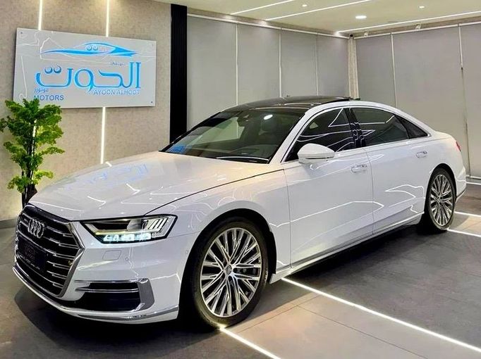 Подержанный Audi A8 Long 55 TFSI IV (D5), 3.0 л, 2020 в Шардже от Ayoon Alhoot Motors Белый цвет. GCC | AUTO.AE