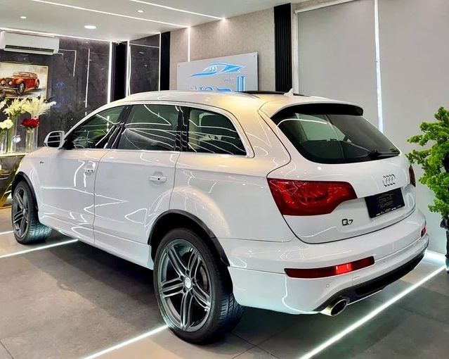 Used Audi Q7 I (4L) Facelift, 4.2 l, 2014 in Sharjah by Ayoon Alhoot Motors, White color. GCC Specs | AUTO.AE