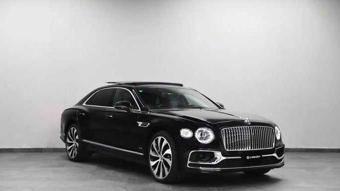 Подержанный Bentley Flying Spur III, 6.0 л, 2022 в Шардже от Al Qassem Cars Trading Черный цвет. Японская | AUTO.AE