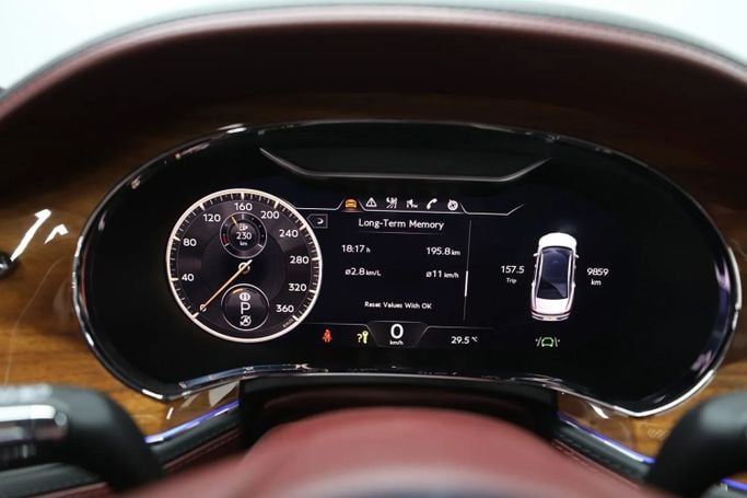 Подержанный Bentley Flying Spur III, 6.0 л, 2022 в Шардже от Al Qassem Cars Trading Черный цвет. Японская | AUTO.AE