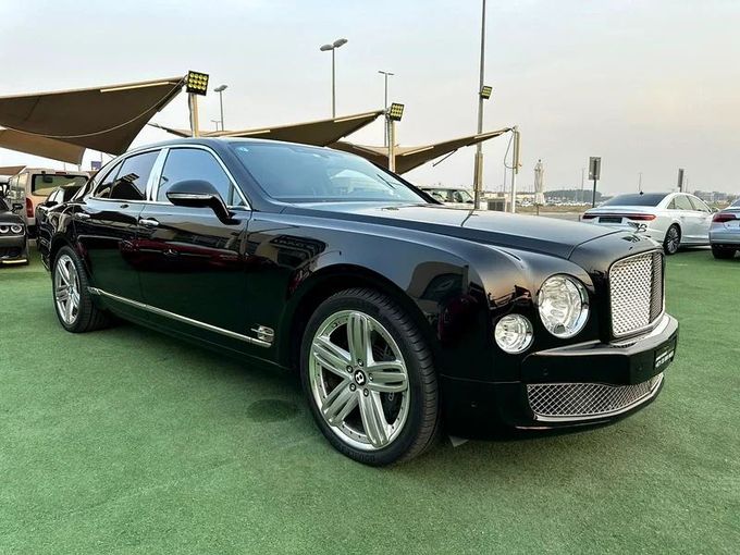 Подержанный Bentley Mulsanne Speed II, 6.8 л, 2012 в Шардже от Ahmad alkhodari Motors Черный цвет. Японская | AUTO.AE