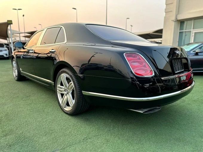 Подержанный Bentley Mulsanne Speed II, 6.8 л, 2012 в Шардже от Ahmad alkhodari Motors Черный цвет. Японская | AUTO.AE