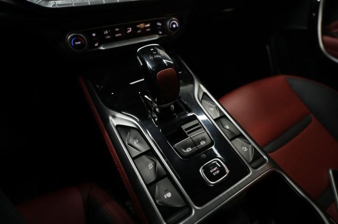 Подержанный Bestune T77, 1.5 л, 2022 в Шардже от Al Qassem Cars Trading Белый цвет. GCC | AUTO.AE