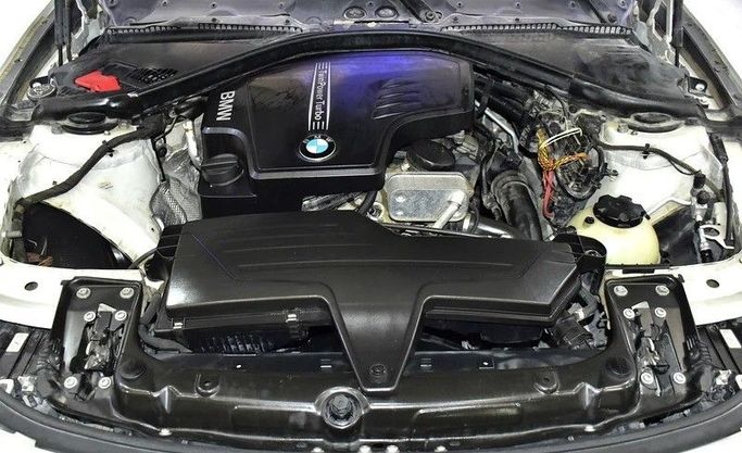 Used BMW 3 Series 320i VI (F3x), 2.0 l, 2014 in Sharjah by Honey Gidosha Used Cars Tr., White color. GCC Specs | AUTO.AE