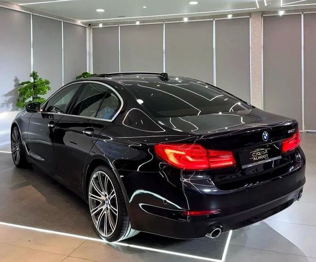 Used BMW 5 Series 540i VII (G30/G31), 3.0 l, 2019 in Sharjah by Ayoon Alhoot Motors, Black color. GCC Specs | AUTO.AE