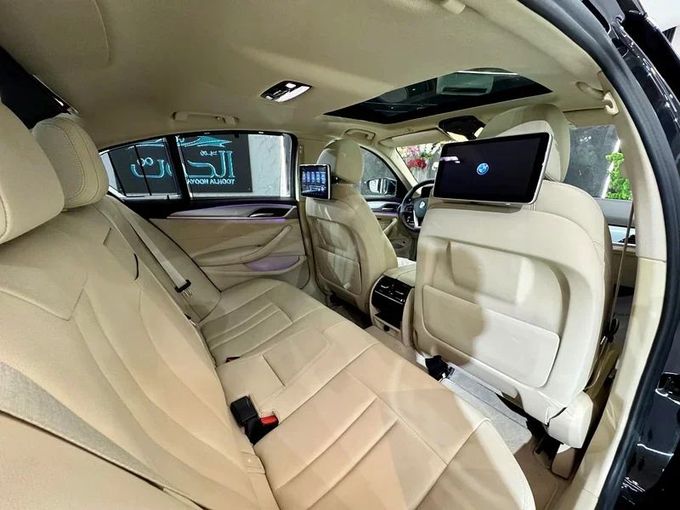 Used BMW 5 Series 530i VII (G30/G31), 2.0 l, 2019 in Sharjah by Ayoon Alhoot Motors, Black color. GCC Specs | AUTO.AE
