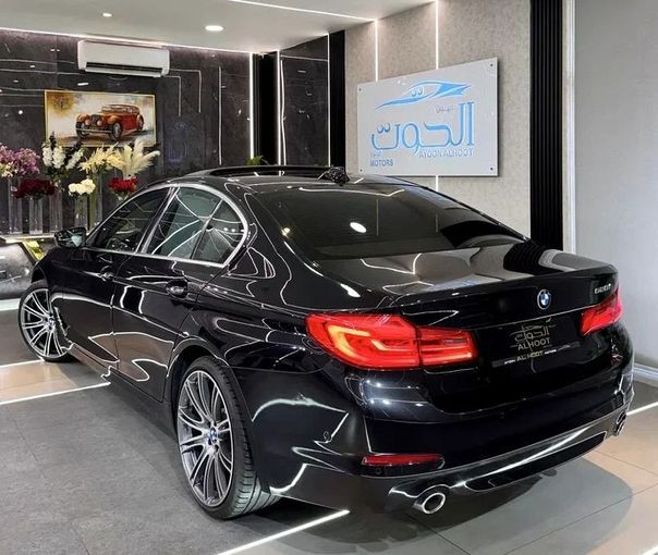 Used BMW 5 Series 530i VII (G30/G31), 2.0 l, 2019 in Sharjah by Ayoon Alhoot Motors, Black color. GCC Specs | AUTO.AE