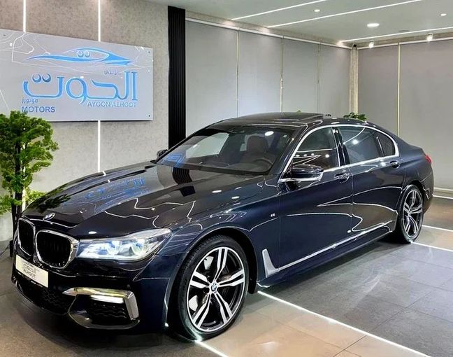 Used BMW 7 Series 750Li xDrive VI (G11/G12), 4.4 l, 2017 in Sharjah by Ayoon Alhoot Motors, Grey color. GCC Specs | AUTO.AE