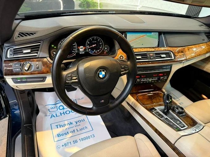 Подержанный BMW 7 Series 730Li V (F01/F02/F04) Рестайлинг, 3.0 л, 2015 в Шардже от Ayoon Alhoot Motors Синий цвет. GCC | AUTO.AE