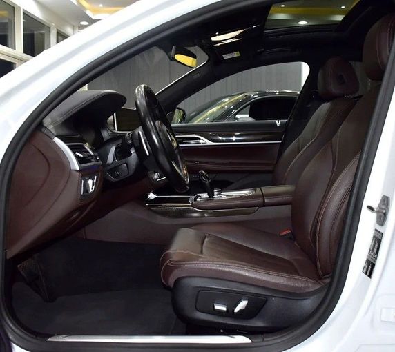 Used BMW 7 Series 730Li VI (G11/G12) Facelift, 2 l, 2022 in Sharjah by Honey Gidosha Used Cars Tr., White color.  | AUTO.AE