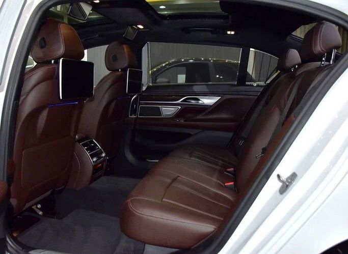 Used BMW 7 Series 730Li VI (G11/G12) Facelift, 2 l, 2022 in Sharjah by Honey Gidosha Used Cars Tr., White color.  | AUTO.AE