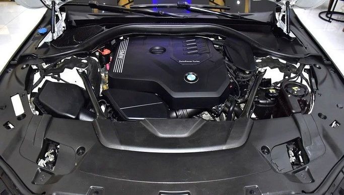 Used BMW 7 Series 730Li VI (G11/G12) Facelift, 2 l, 2022 in Sharjah by Honey Gidosha Used Cars Tr., White color.  | AUTO.AE