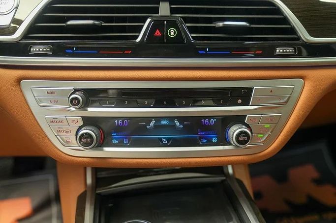 Подержанный BMW 7 Series 730Li VI (G11/G12) Рестайлинг, 2 л, 2020 в Шардже от Almarid Motors Синий цвет. GCC | AUTO.AE