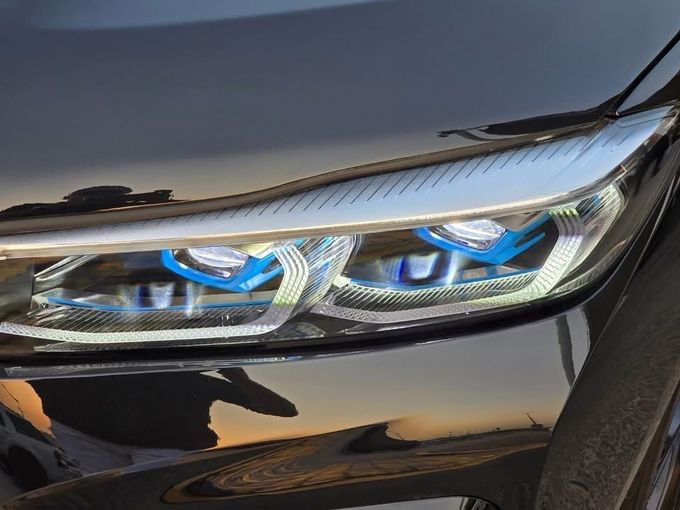 مستعملة BMW 7 Series 740i VI (G11/G12) تجميل الوجه, 3.0 l, 2019 في في الشارقة، اللون أسود. المواصفات الأوروبية | AUTO.AE