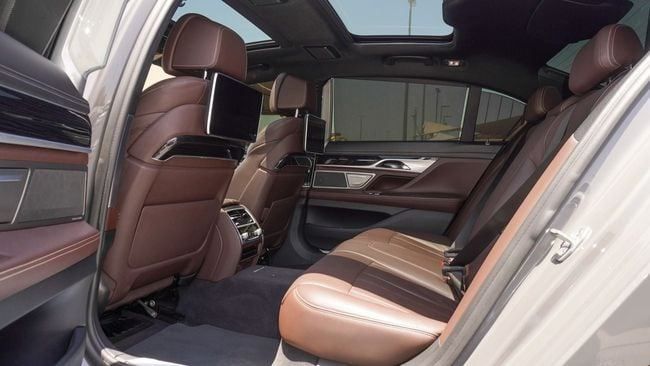 Подержанный BMW 7 Series 730Li VI (G11/G12) Рестайлинг, 2 л, 2020 в Шардже от Alnujoom Al Malakiah Used Cars Серый цвет. GCC | AUTO.AE