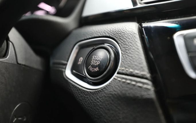 Подержанный BMW X2 sDrive20i I (F39), 2.0 л, 2022 в Шардже от Al Qassem Cars Trading Белый цвет. GCC | AUTO.AE