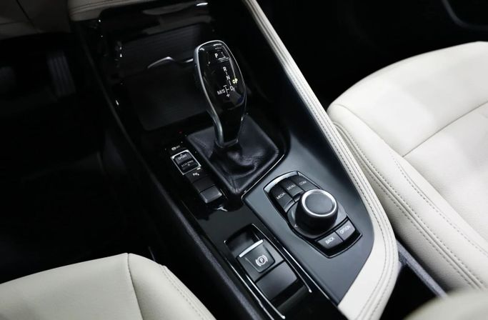 Подержанный BMW X2 sDrive20i I (F39), 2.0 л, 2020 в Шардже от Al Qassem Cars Trading Черный цвет. GCC | AUTO.AE