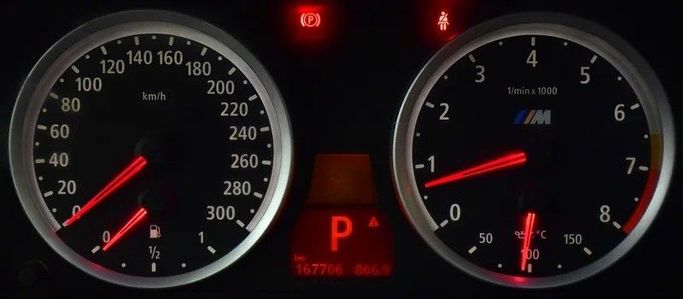 Подержанный BMW X5 M II (E70) Рестайлинг, 4.4 л, 2010 в Шардже от Honey Gidosha Used Cars Tr. Белый цвет. GCC | AUTO.AE